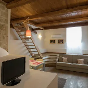 maiorca-24-apartments.hotelsalgherosardinia.com/